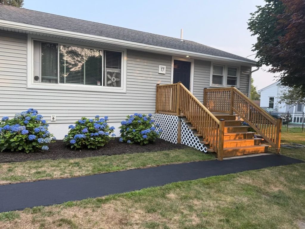 Photo of 17 Winchester Street, Portsmouth, NH 03801 (MLS # 5080721)