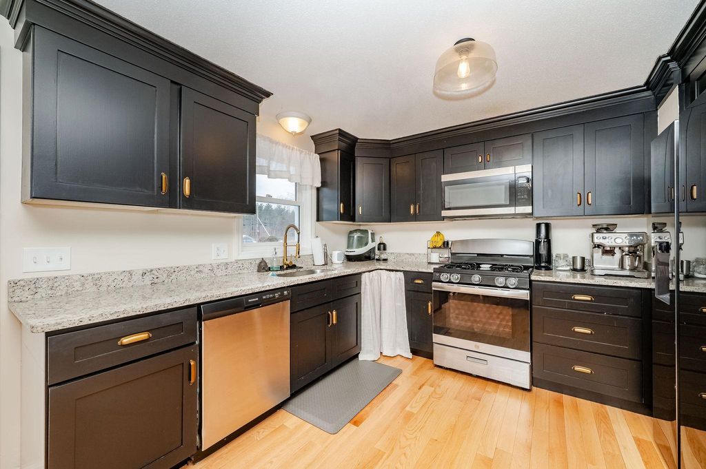 Photo of 5 Kirsten Avenue, Rochester, NH 03867 (MLS # 5078304)