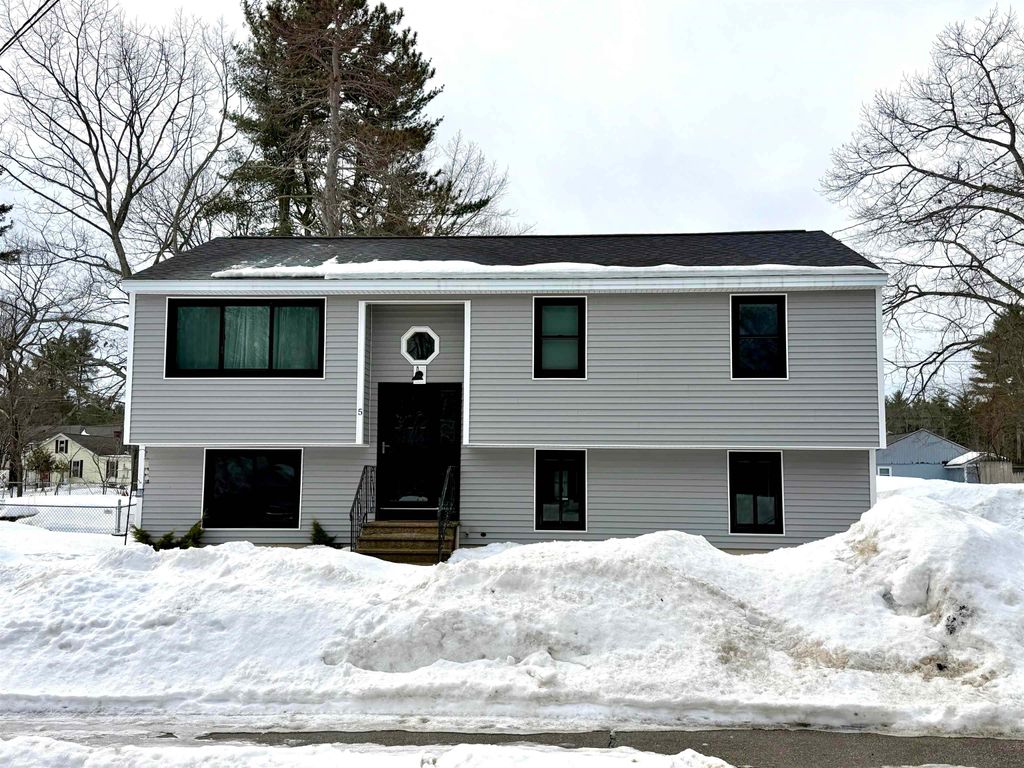 Photo of 5 Kirsten Avenue, Rochester, NH 03867 (MLS # 5078304)