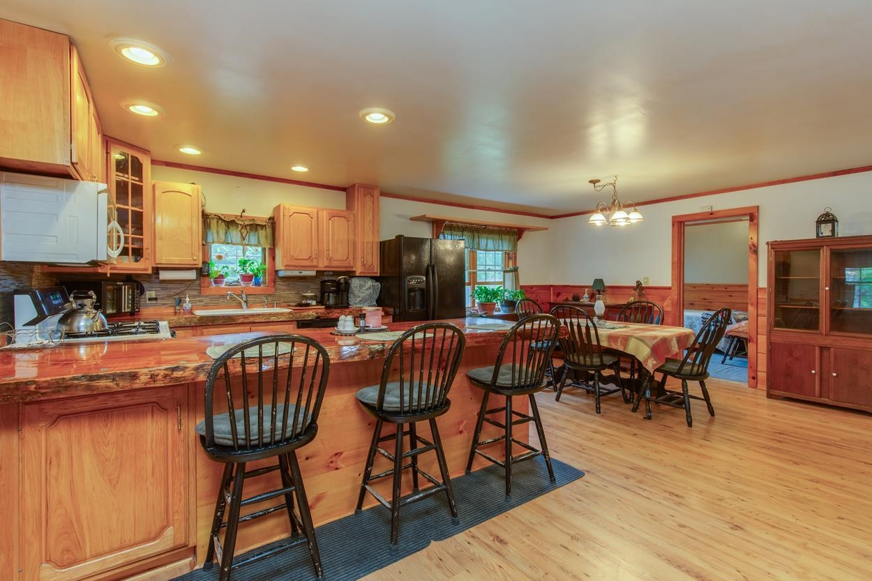 Loudon, New Hampshire 03307, United States, 2 Bedrooms Bedrooms, ,1 BathroomBathrooms,Residential,Pending,139697