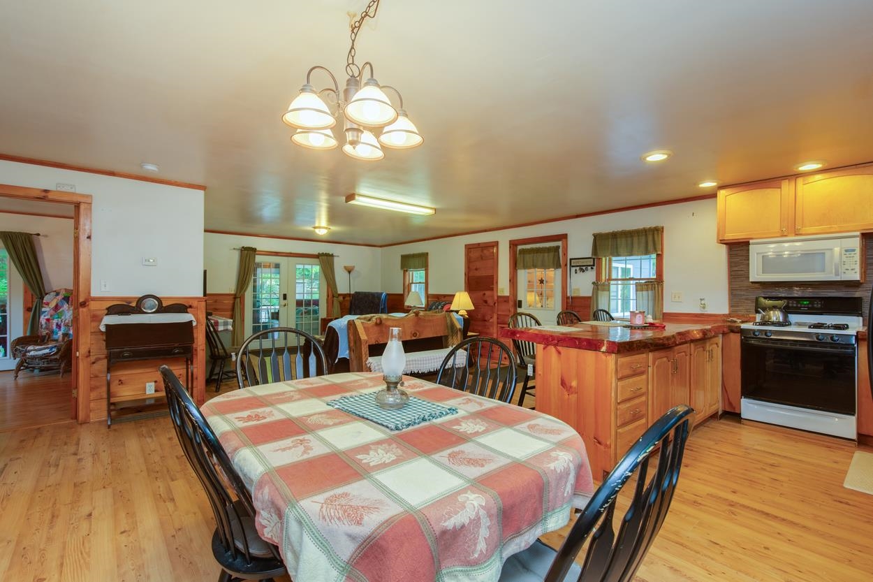 Loudon, New Hampshire 03307, United States, 2 Bedrooms Bedrooms, ,1 BathroomBathrooms,Residential,Pending,139697