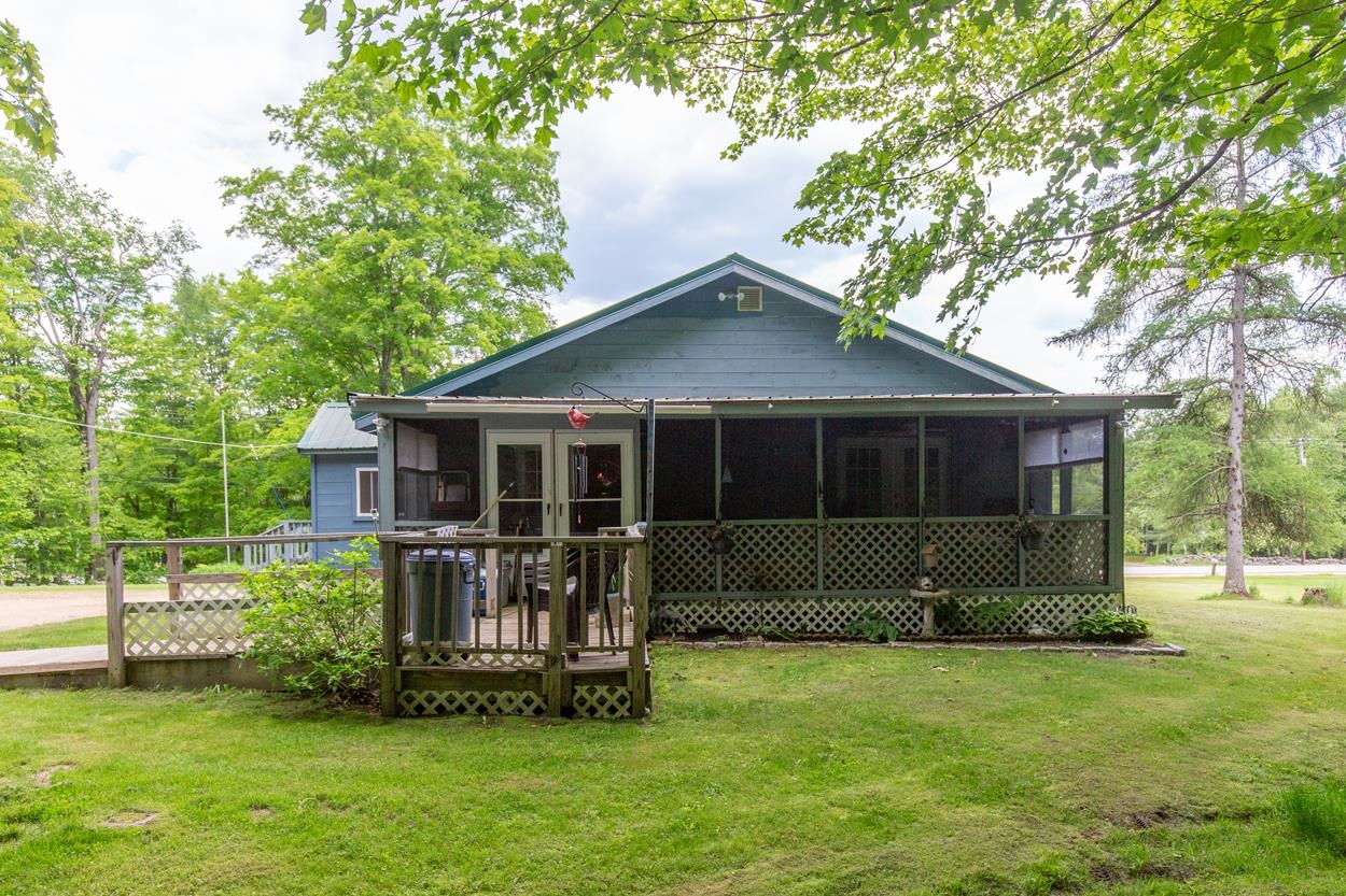 Loudon, New Hampshire 03307, United States, 2 Bedrooms Bedrooms, ,1 BathroomBathrooms,Residential,Pending,139697