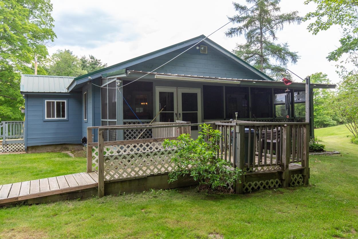 Loudon, New Hampshire 03307, United States, 2 Bedrooms Bedrooms, ,1 BathroomBathrooms,Residential,Pending,139697