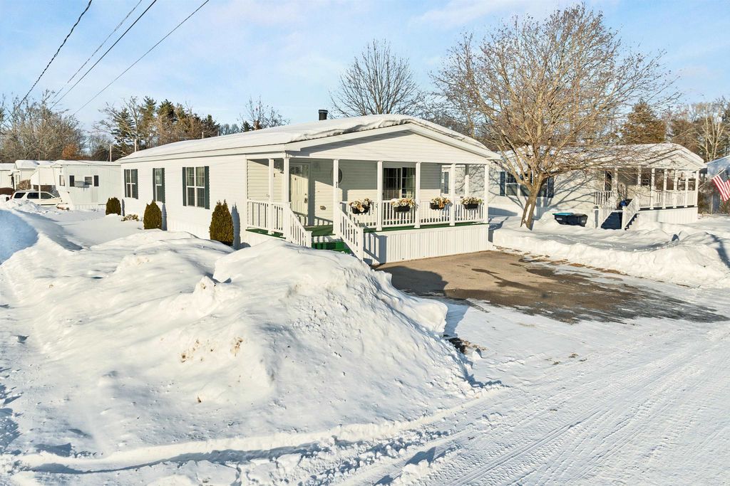 Photo of 71 Caddy Drive, Salem, NH 03079 (MLS # 5075435)