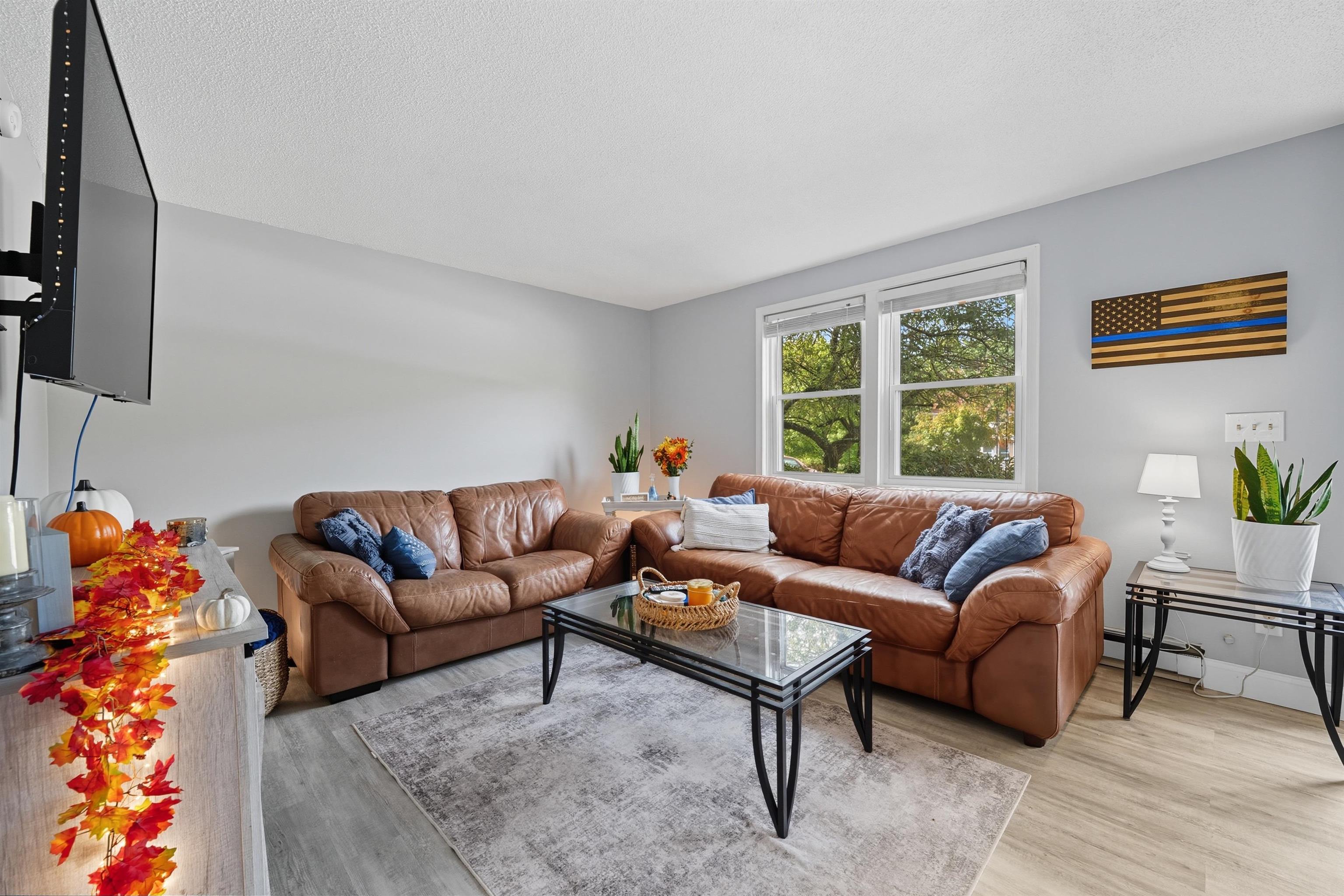 1035 S Mammoth Road 6