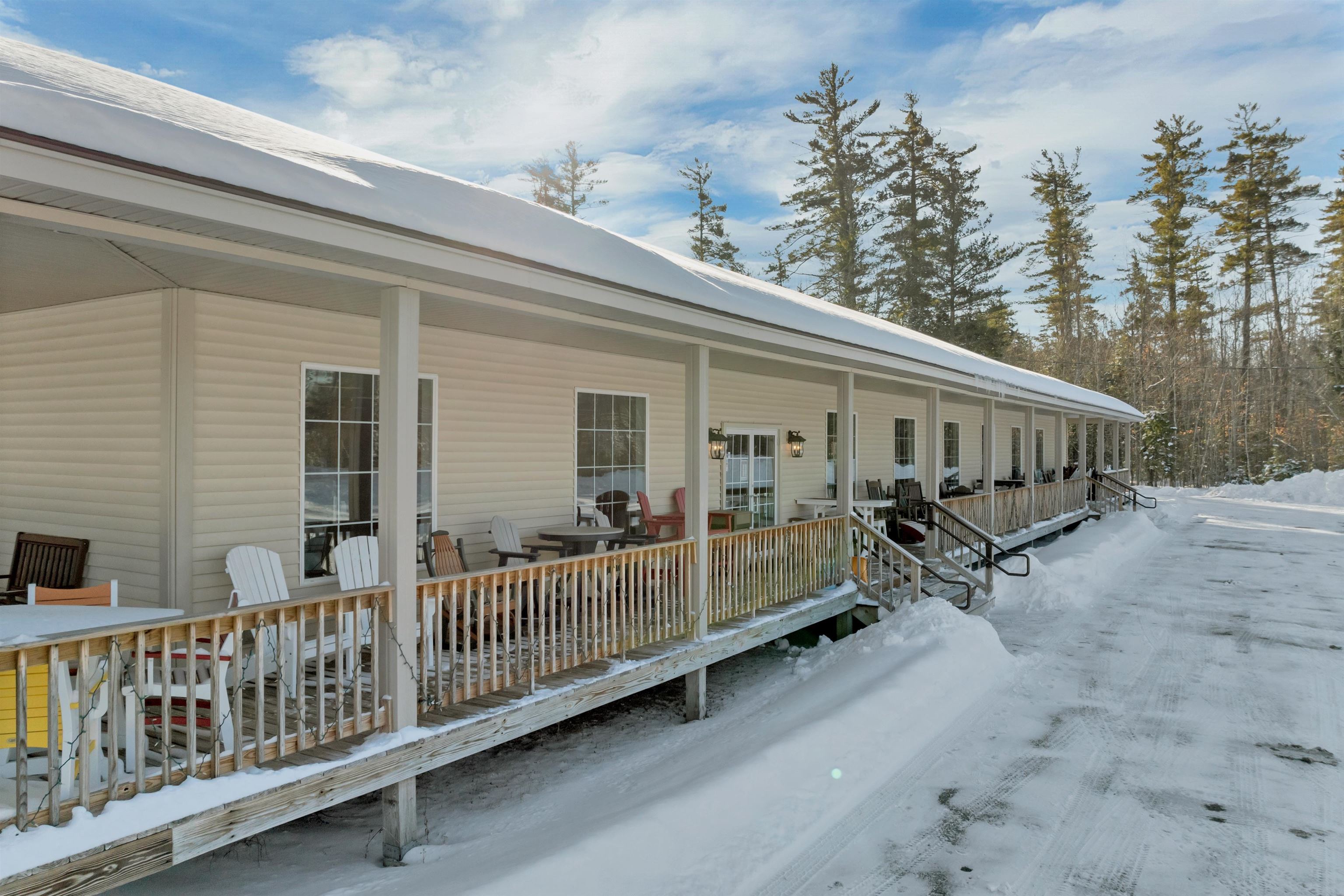 1210 White Mountain Highway