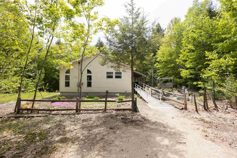 11 Henry Drive Effingham NH 03882