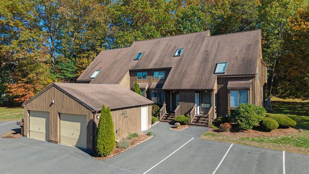 Photo of 31 Spring Cove Road #31, Nashua, NH 03062 (MLS # 5066976)