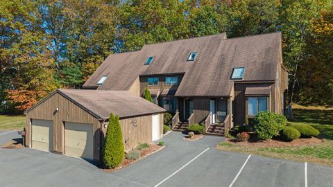 Photo of 31 Spring Cove Road #31, Nashua, NH 03062 (MLS # 5066976)