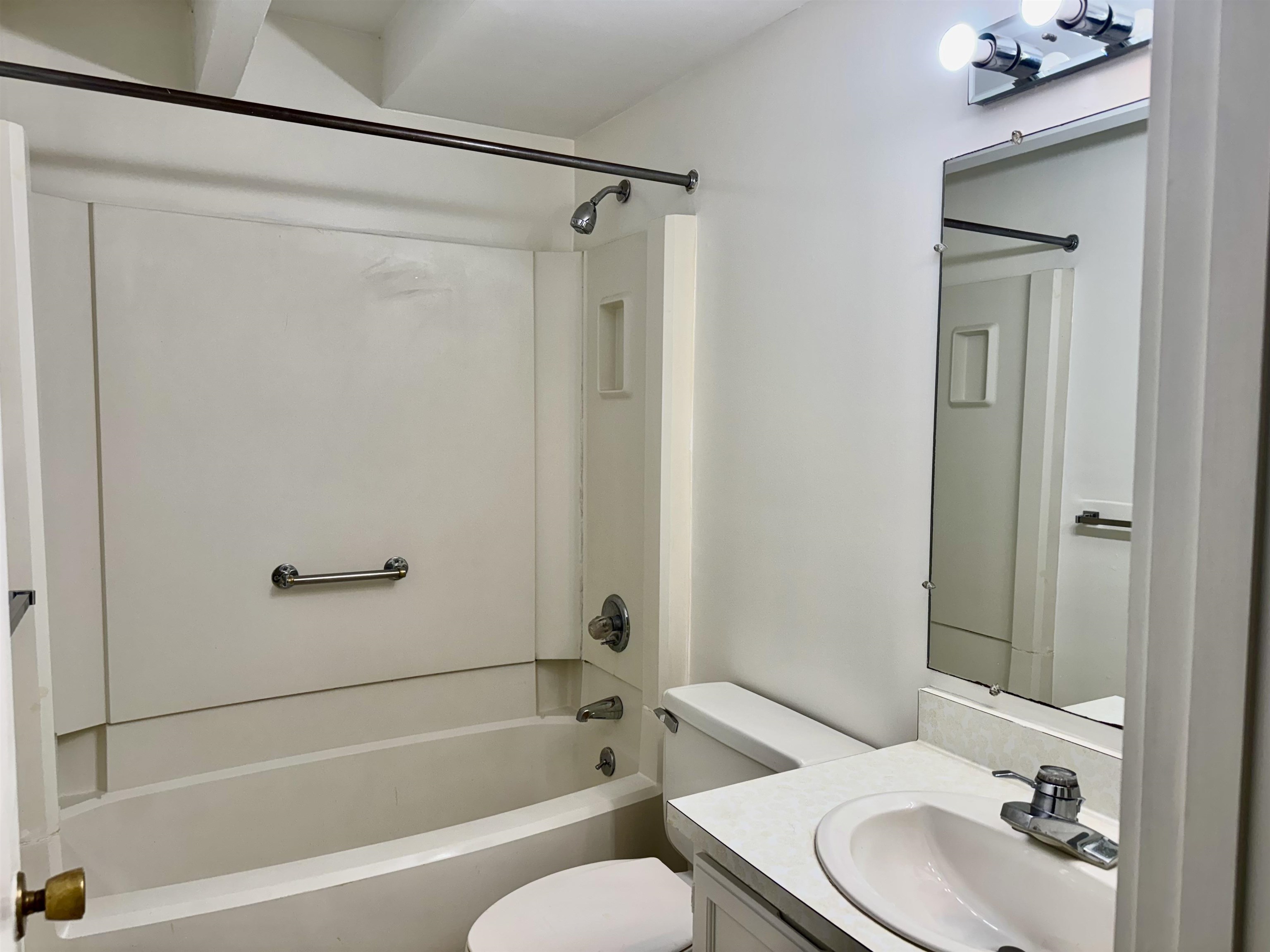 107 Brook Hollow 107