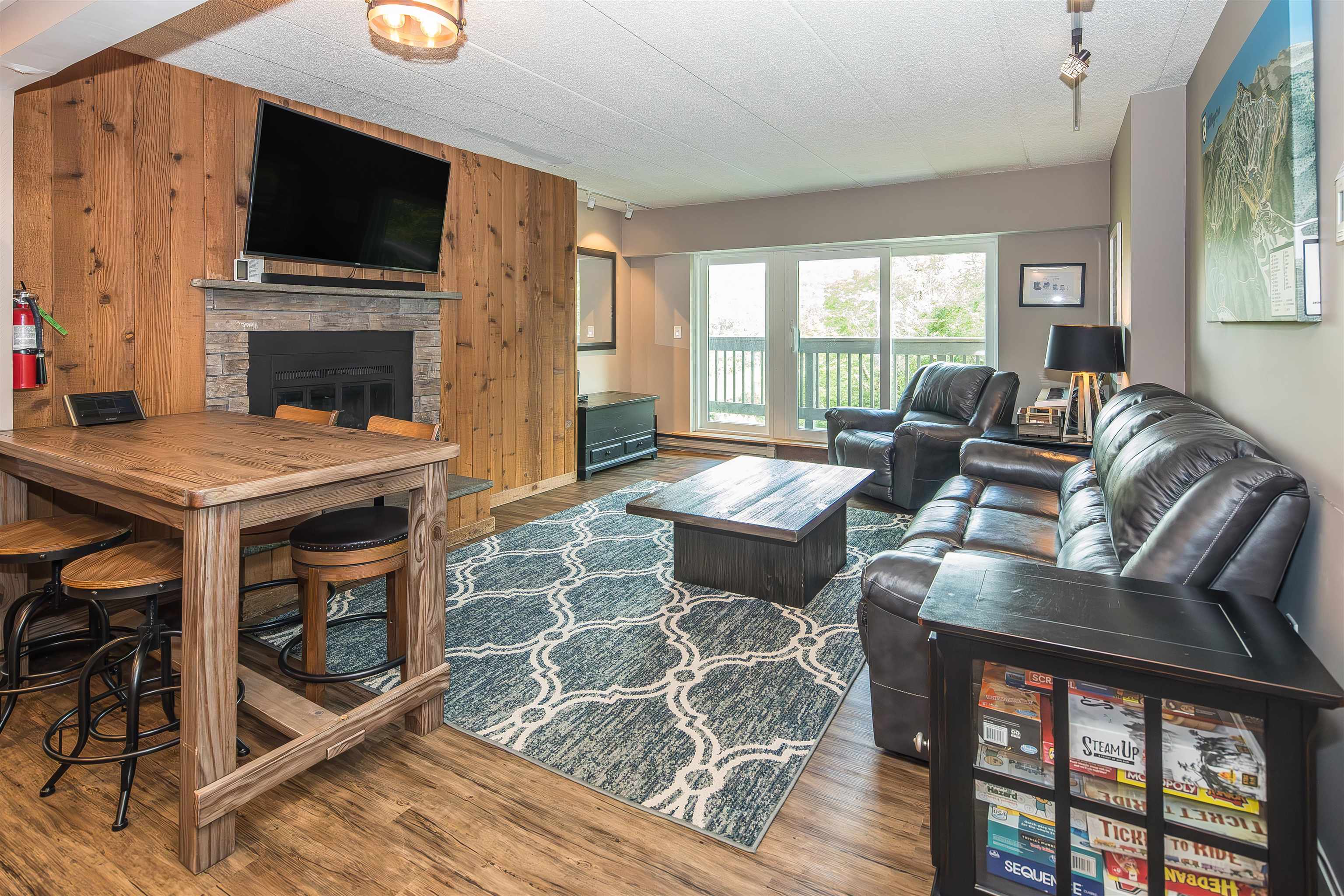 135 East Mountain Road 1F5