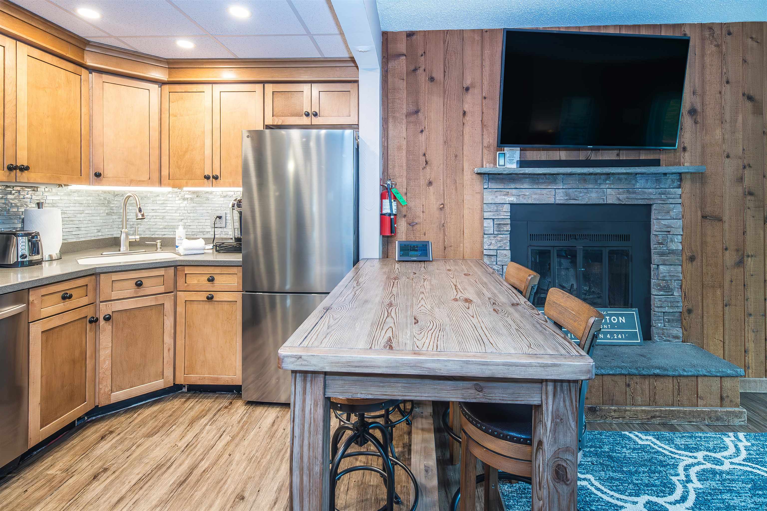 135 East Mountain Road 1F5