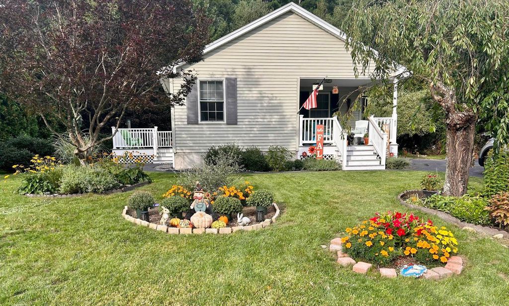 Photo of 45 Kinsale Drive, Rochester, NH 03868 (MLS # 5075545)