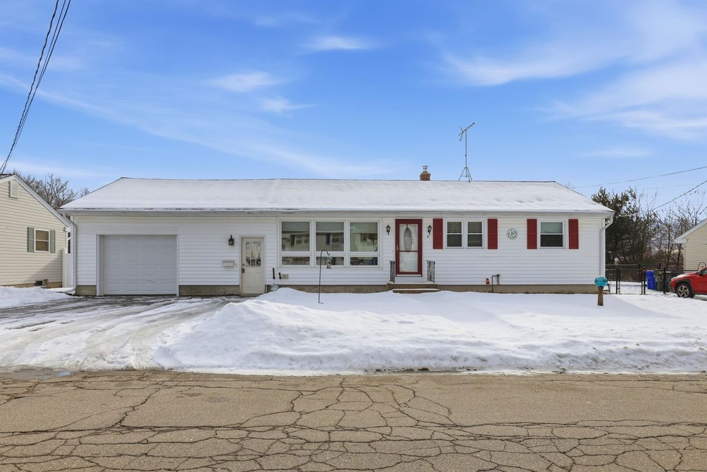 Photo of 91 Miami Court, Manchester, NH 03103 (MLS # 5073921)