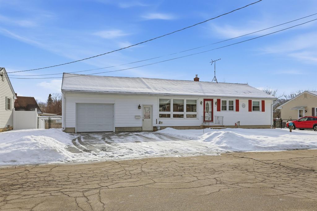 Photo of 91 Miami Court, Manchester, NH 03103 (MLS # 5073921)