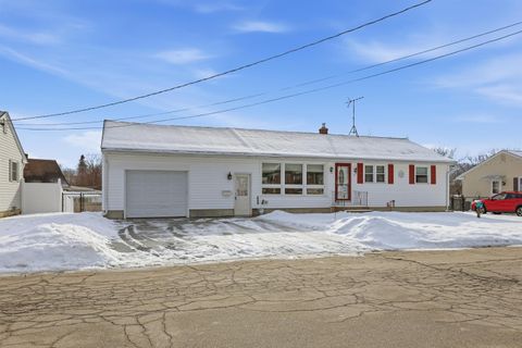 Photo of 91 Miami Court, Manchester, NH 03103 (MLS # 5073921)