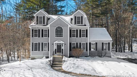 Photo of 26 Sweetbriar Lane, Chester, NH 03036 (MLS # 5077076)