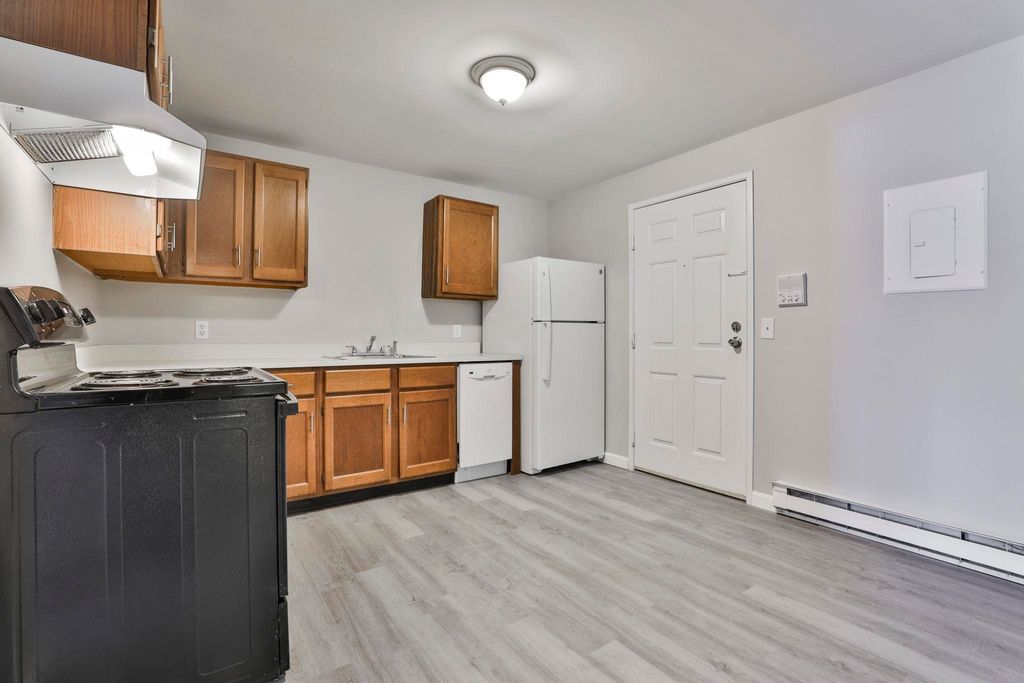 Photo of 12 East Side Drive #13, Concord, NH 03301 (MLS # 5076620)