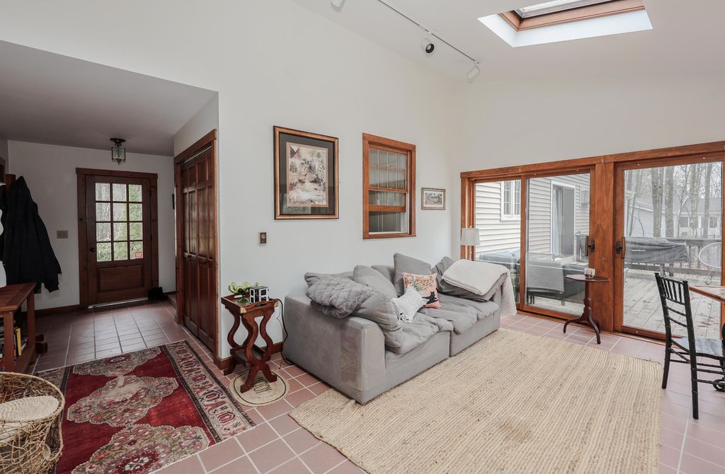 Photo of 406 4Th Range Road, Pembroke, NH 03275 (MLS # 5083311)