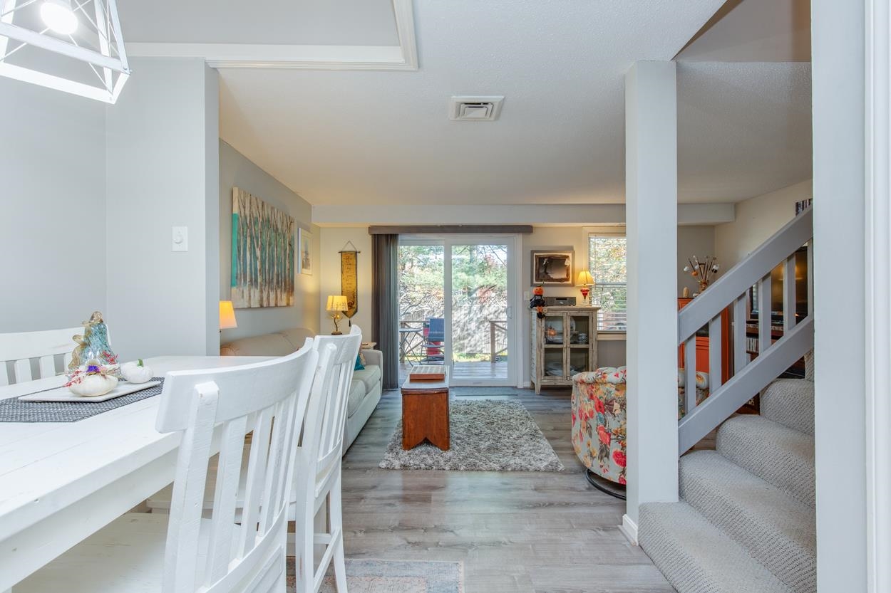 Concord, New Hampshire 03303, United States, 2 Bedrooms Bedrooms, ,1 BathroomBathrooms,Residential,Active,236077