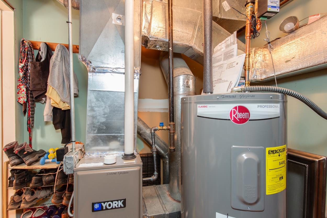 Concord, New Hampshire 03303, United States, 2 Bedrooms Bedrooms, ,1 BathroomBathrooms,Residential,Active,236077