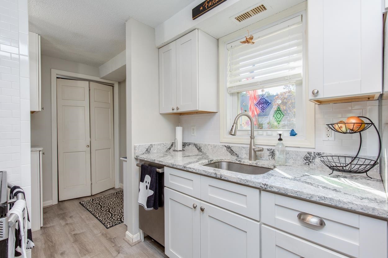 Concord, New Hampshire 03303, United States, 2 Bedrooms Bedrooms, ,1 BathroomBathrooms,Residential,Active,236077