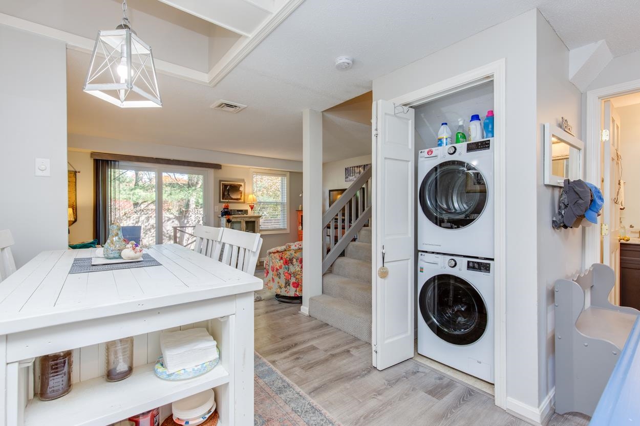 Concord, New Hampshire 03303, United States, 2 Bedrooms Bedrooms, ,1 BathroomBathrooms,Residential,Active,236077