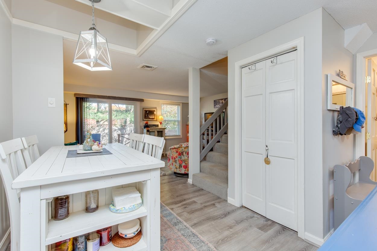 Concord, New Hampshire 03303, United States, 2 Bedrooms Bedrooms, ,1 BathroomBathrooms,Residential,Active,236077