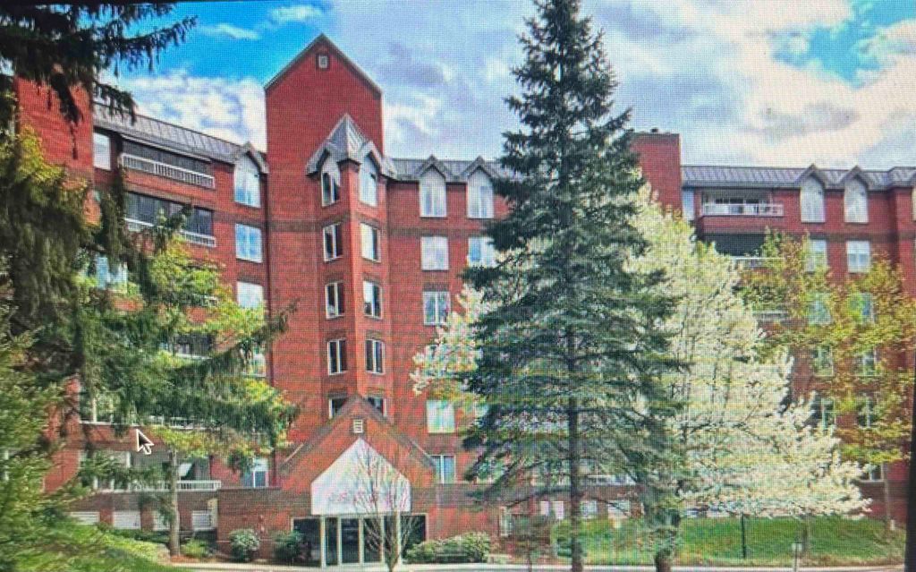 Photo of 300 River Road #407, Manchester, NH 03104 (MLS # 5065007)