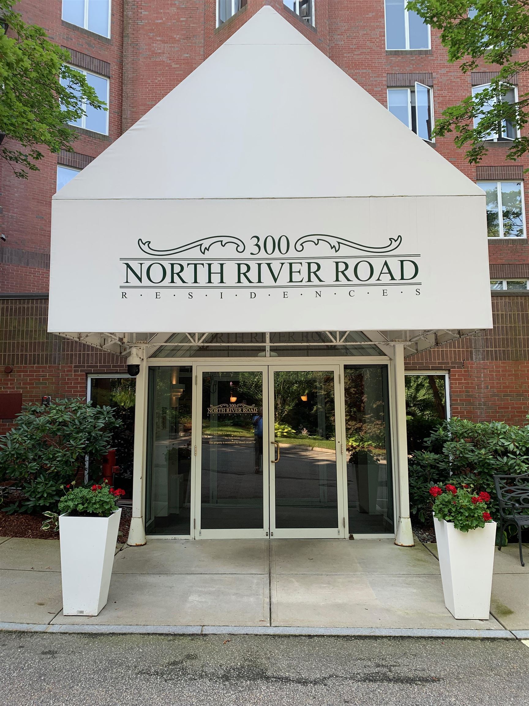 300 River Road 407