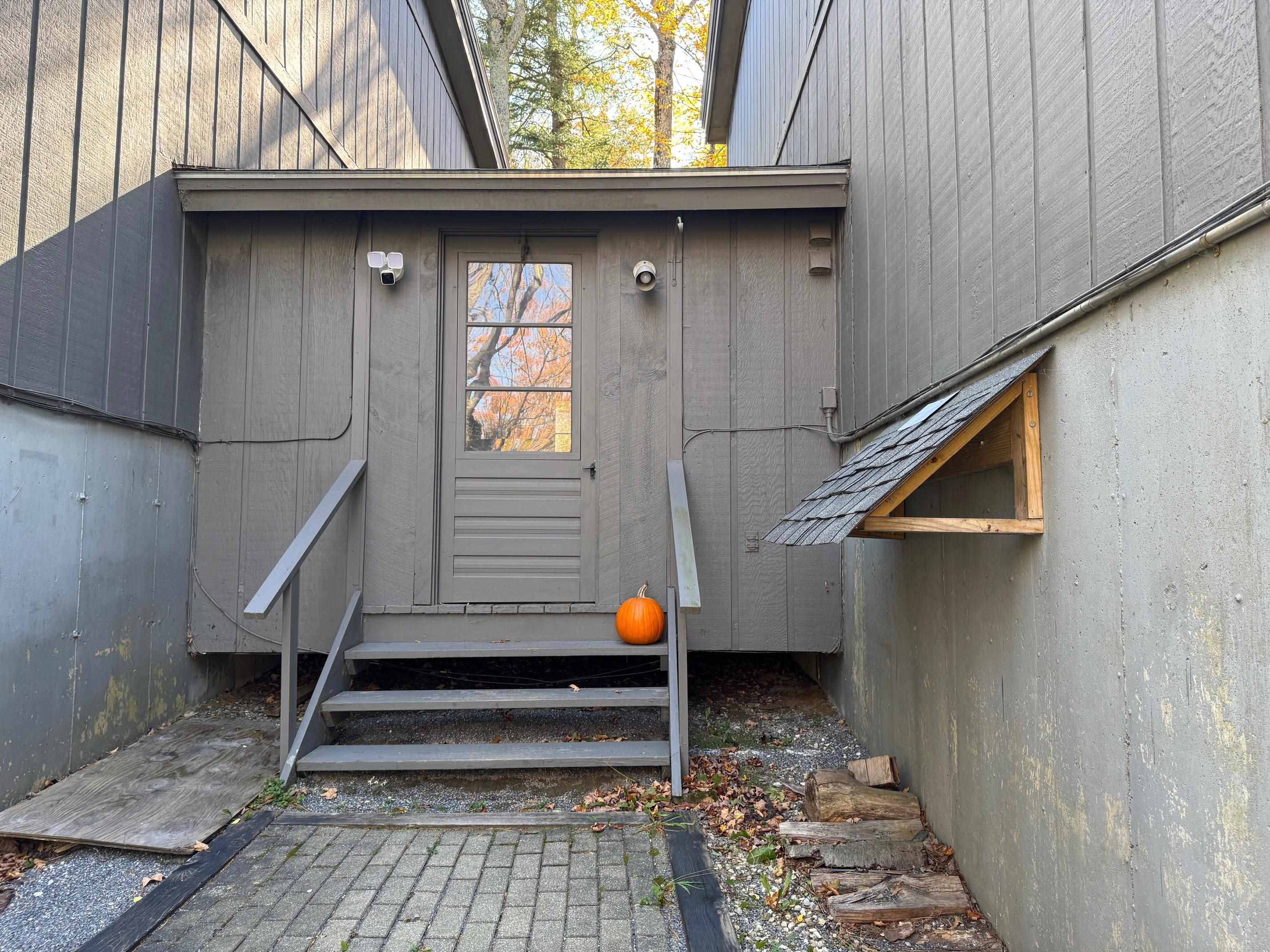 Winhall, Vermont 05340, United States, 4 Bedrooms Bedrooms, ,3 BathroomsBathrooms,Residential,Pending,38092