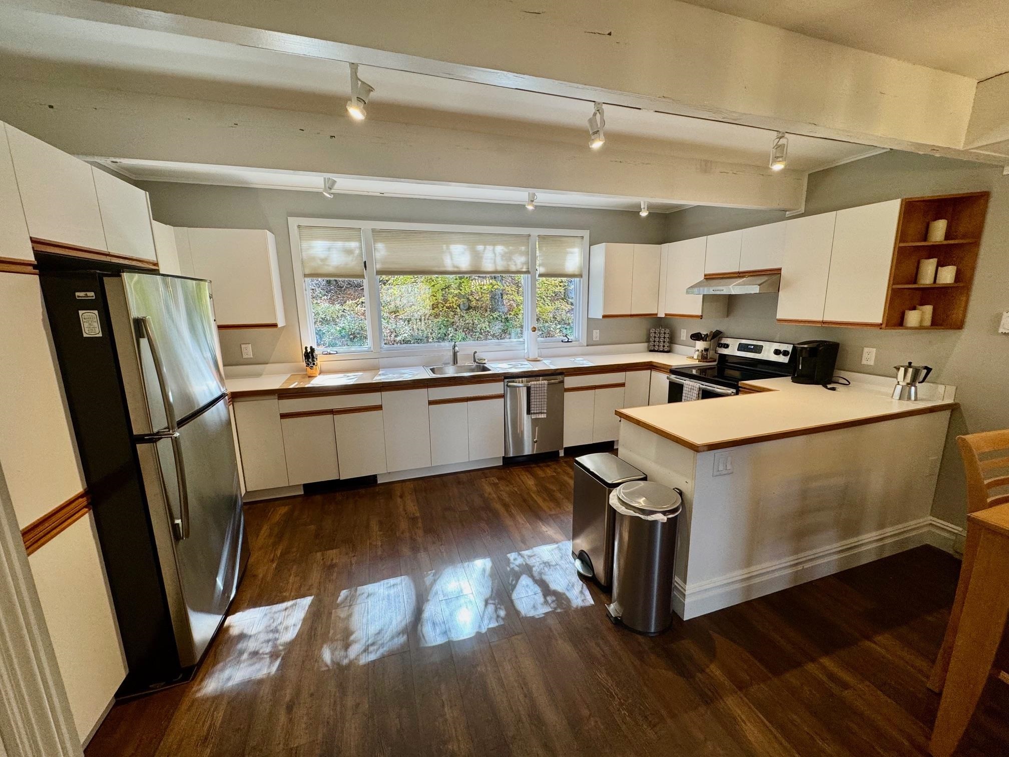 Winhall, Vermont 05340, United States, 4 Bedrooms Bedrooms, ,3 BathroomsBathrooms,Residential,Pending,38092