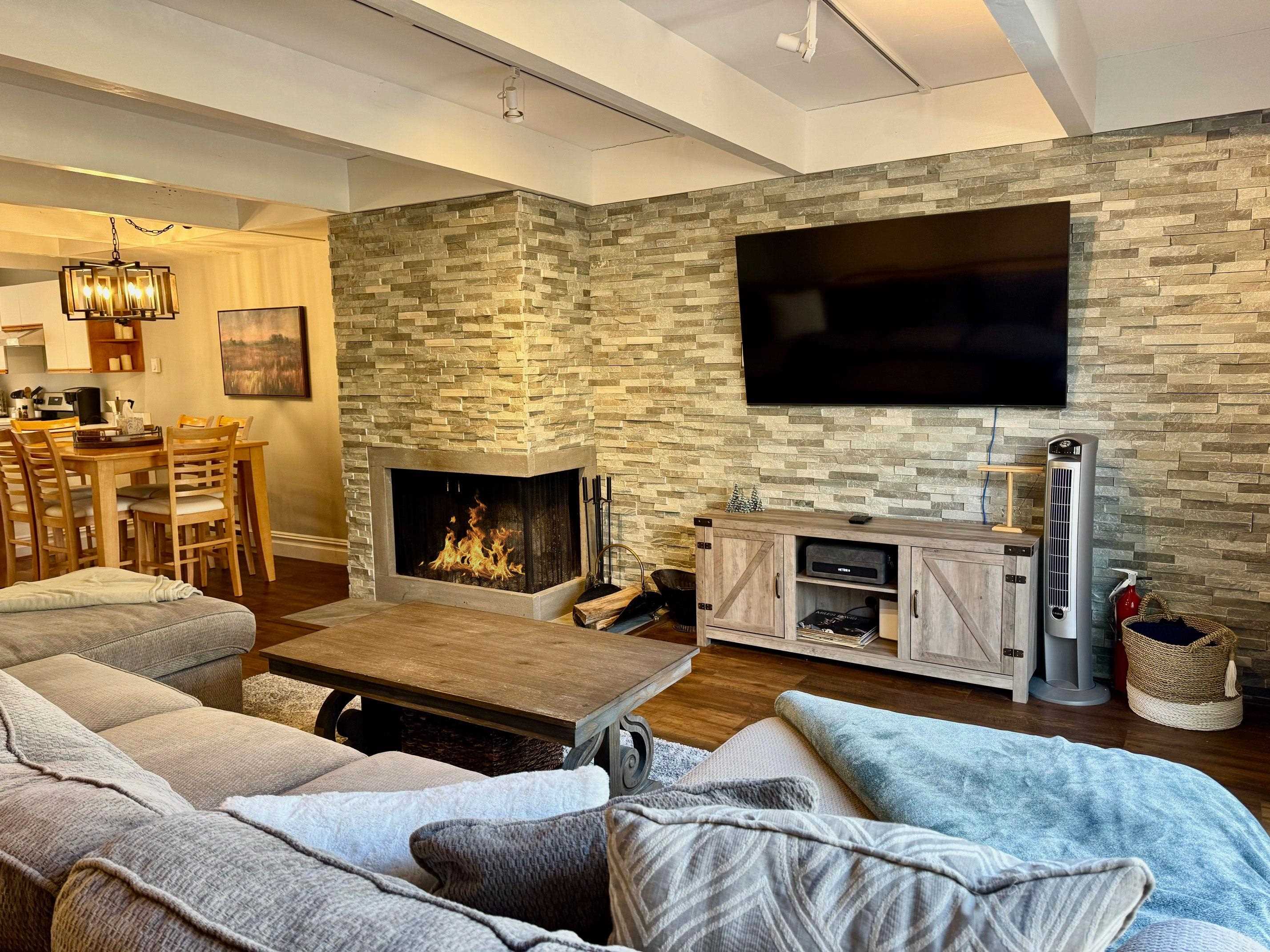 Winhall, Vermont 05340, United States, 4 Bedrooms Bedrooms, ,3 BathroomsBathrooms,Residential,Pending,38092