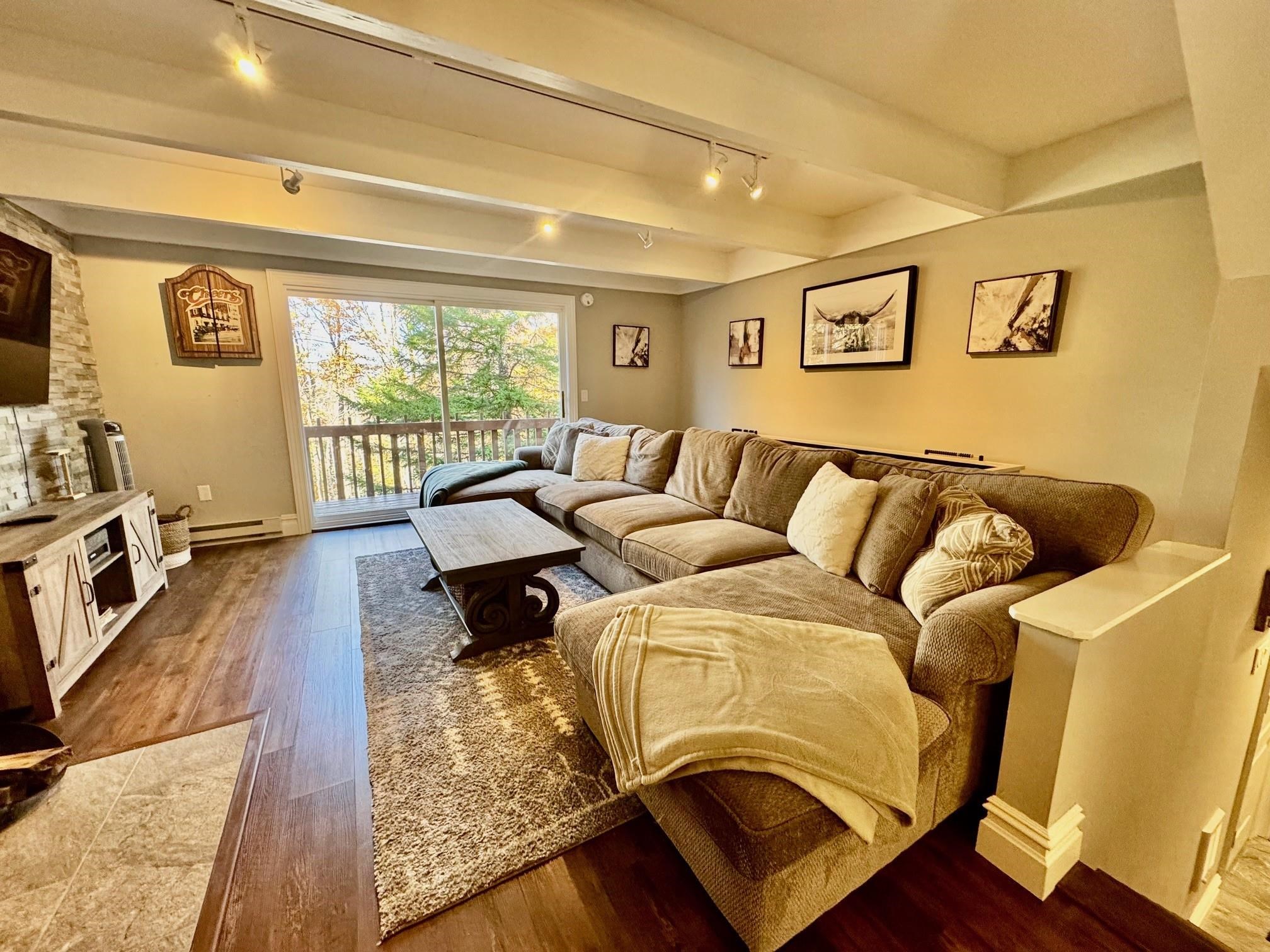 Winhall, Vermont 05340, United States, 4 Bedrooms Bedrooms, ,3 BathroomsBathrooms,Residential,Pending,38092