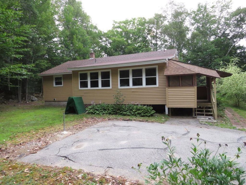 Photo of 123 Wentworth Avenue, Berlin, NH 03570 (MLS # 5056716)