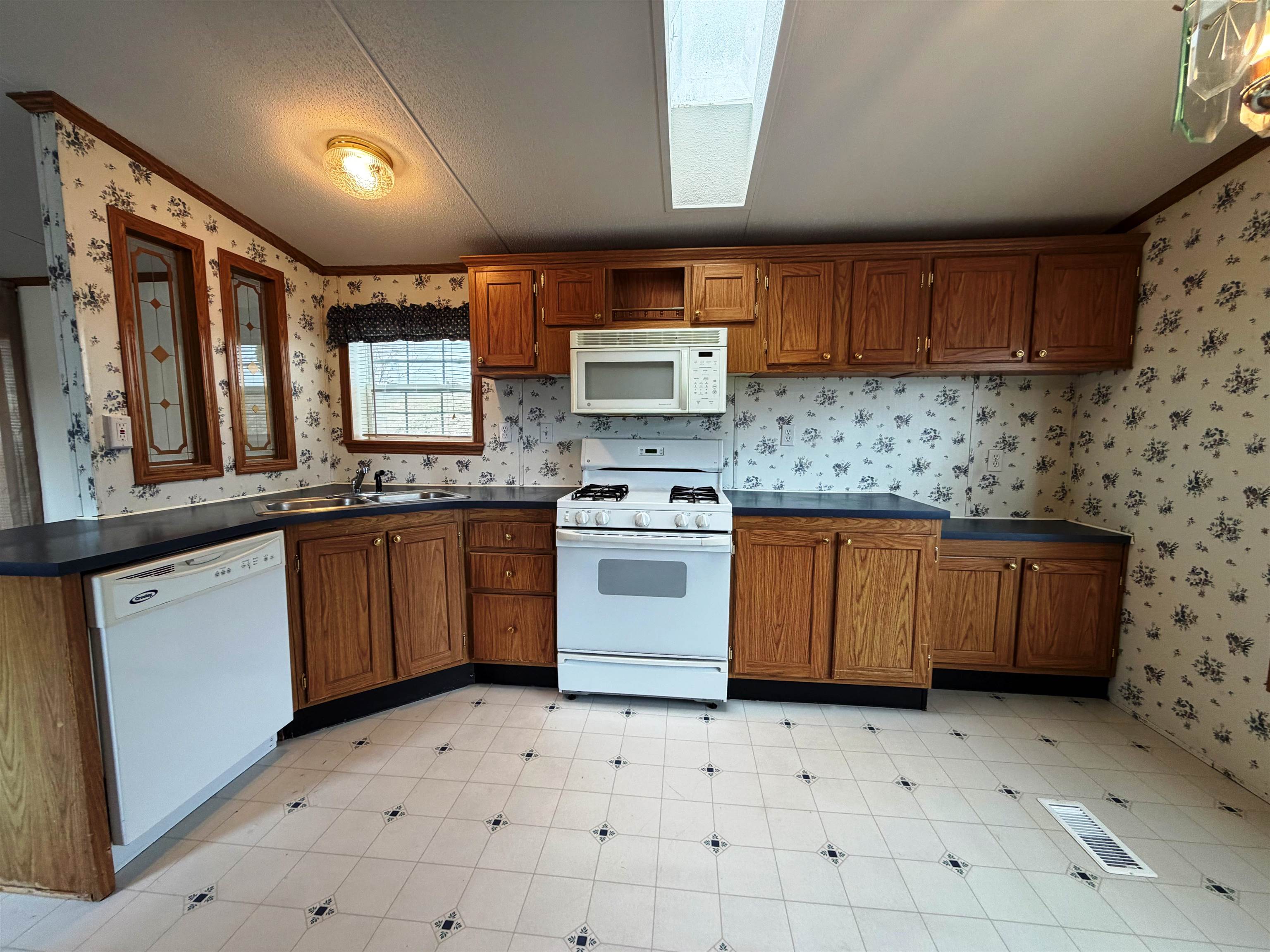 6 Hilltop Manor Mobile Home Park