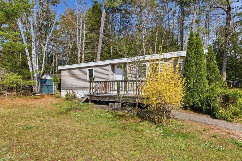 Photo of 211 Emerald Drive, Barrington, NH 03825 (MLS # 5087685)