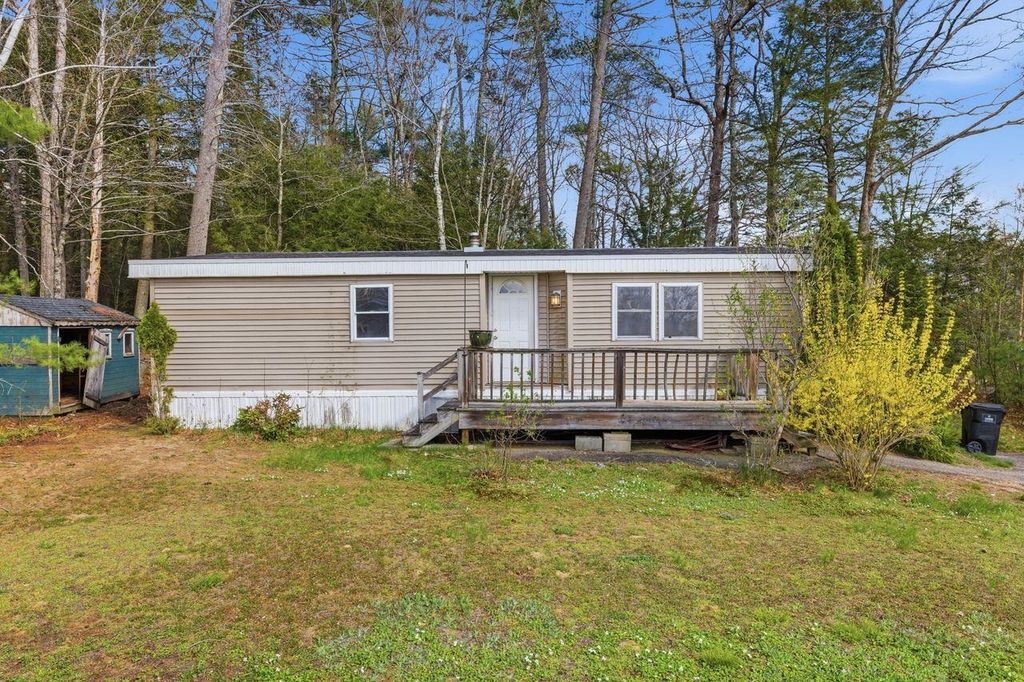 Photo of 211 Emerald Drive, Barrington, NH 03825 (MLS # 5087685)