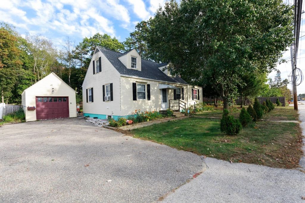 Photo of 32 EAST SIDE Drive, Concord, NH 03301 (MLS # 5065401)