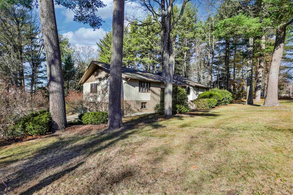 Photo of 125 Lille Road, Nashua, NH 03062 (MLS # 5070267)