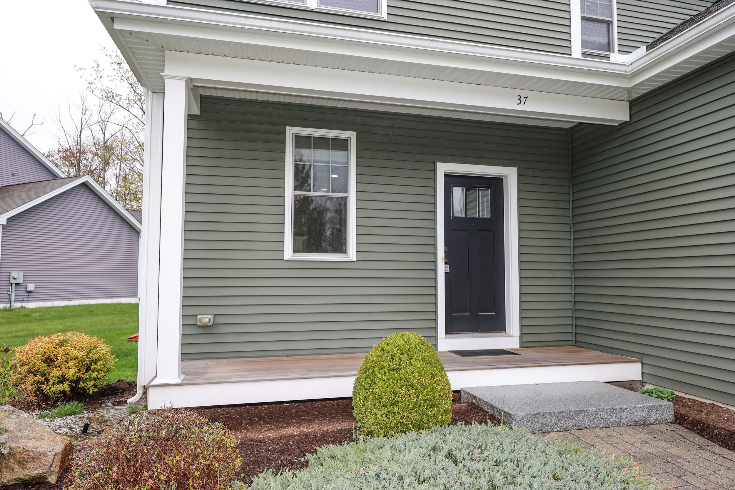 37 Redwood Way