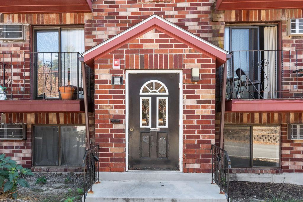 Photo of 1345 Bodwell Road #11, Manchester, NH 03109 (MLS # 5064950)