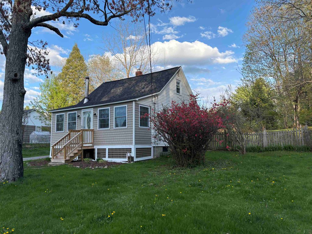 Photo of 80 St. Laurent Street, Epping, NH 03042 (MLS # 5088427)