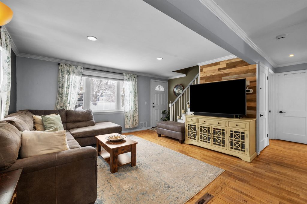 Photo of 278 Exchange Avenue, Manchester, NH 03104 (MLS # 5078125)