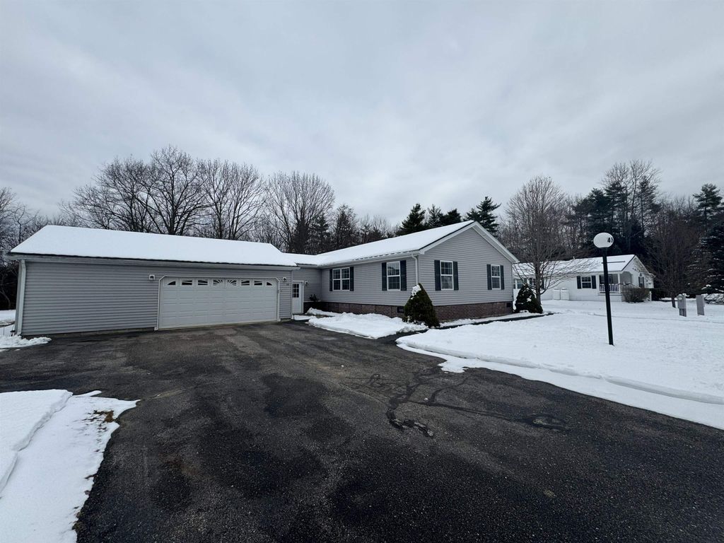 Photo of 48 Sagebrush Drive, Rochester, NH 03867 (MLS # 5071705)