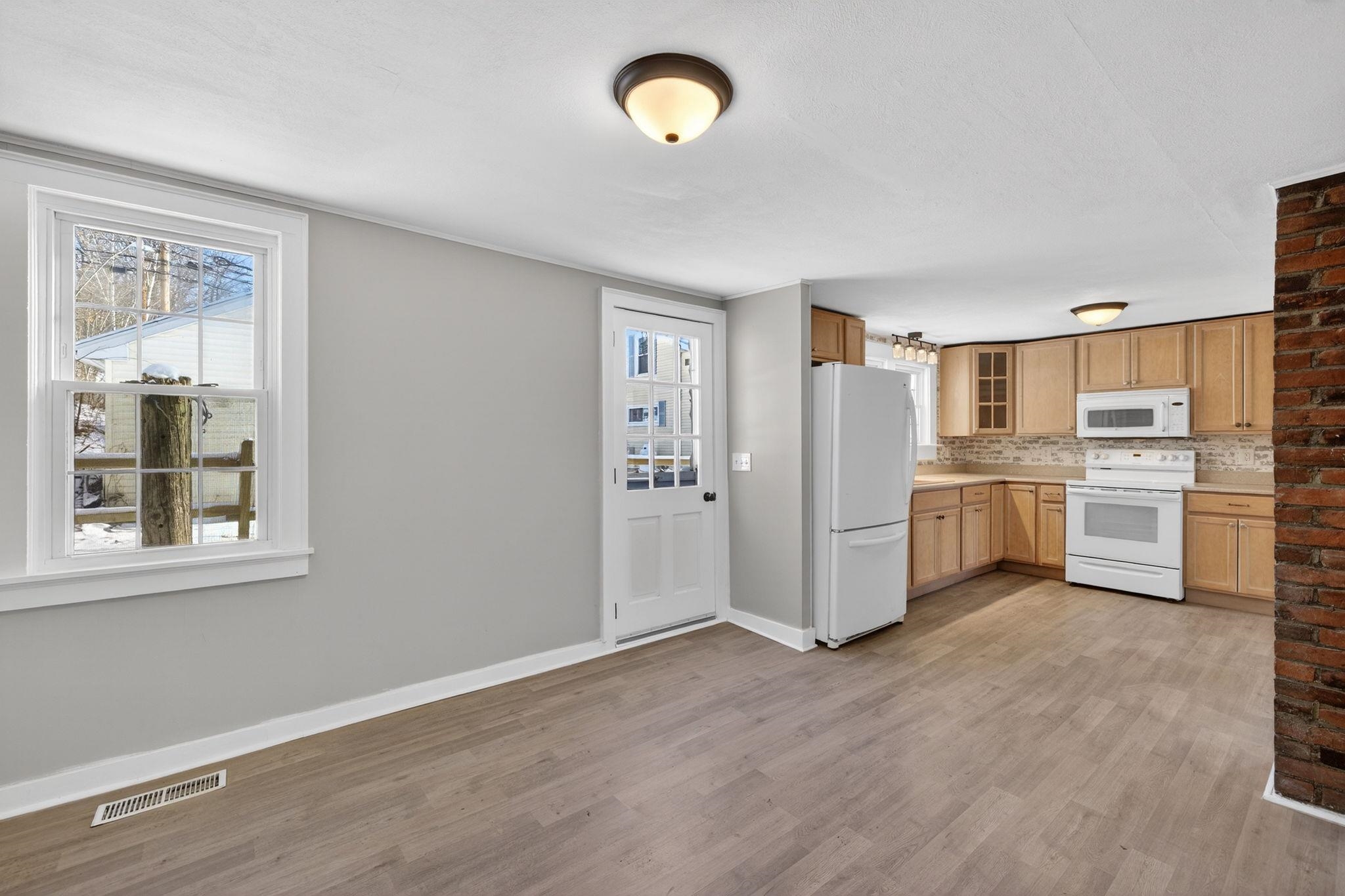 243 Bank St Extension