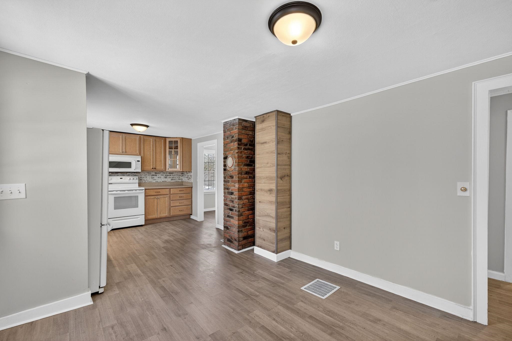 243 Bank St Extension