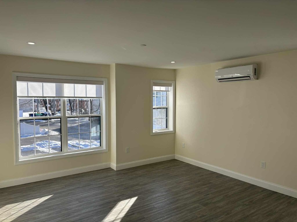 Photo of 725 Central Avenue #103, Dover, NH 03820 (MLS # 5085345)