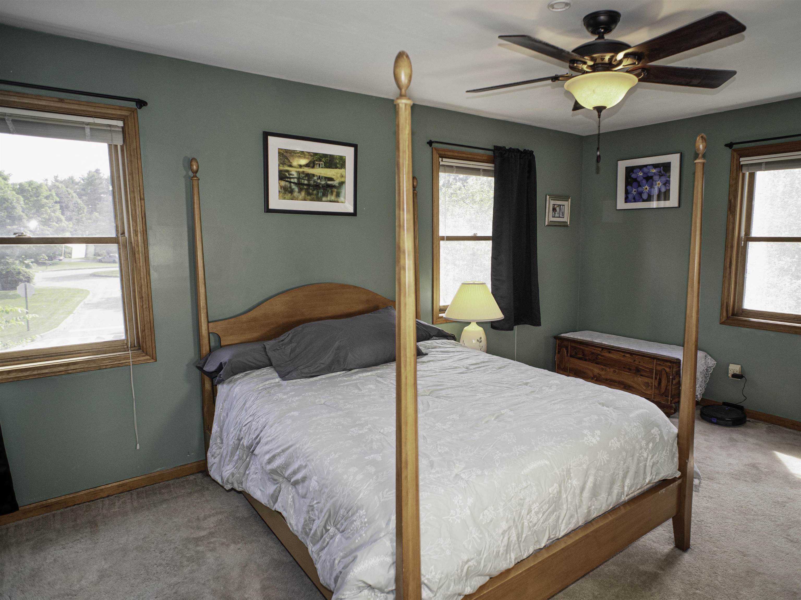 Colchester, Vermont 05446, United States, 4 Bedrooms Bedrooms, ,3 BathroomsBathrooms,Residential,Active,160041