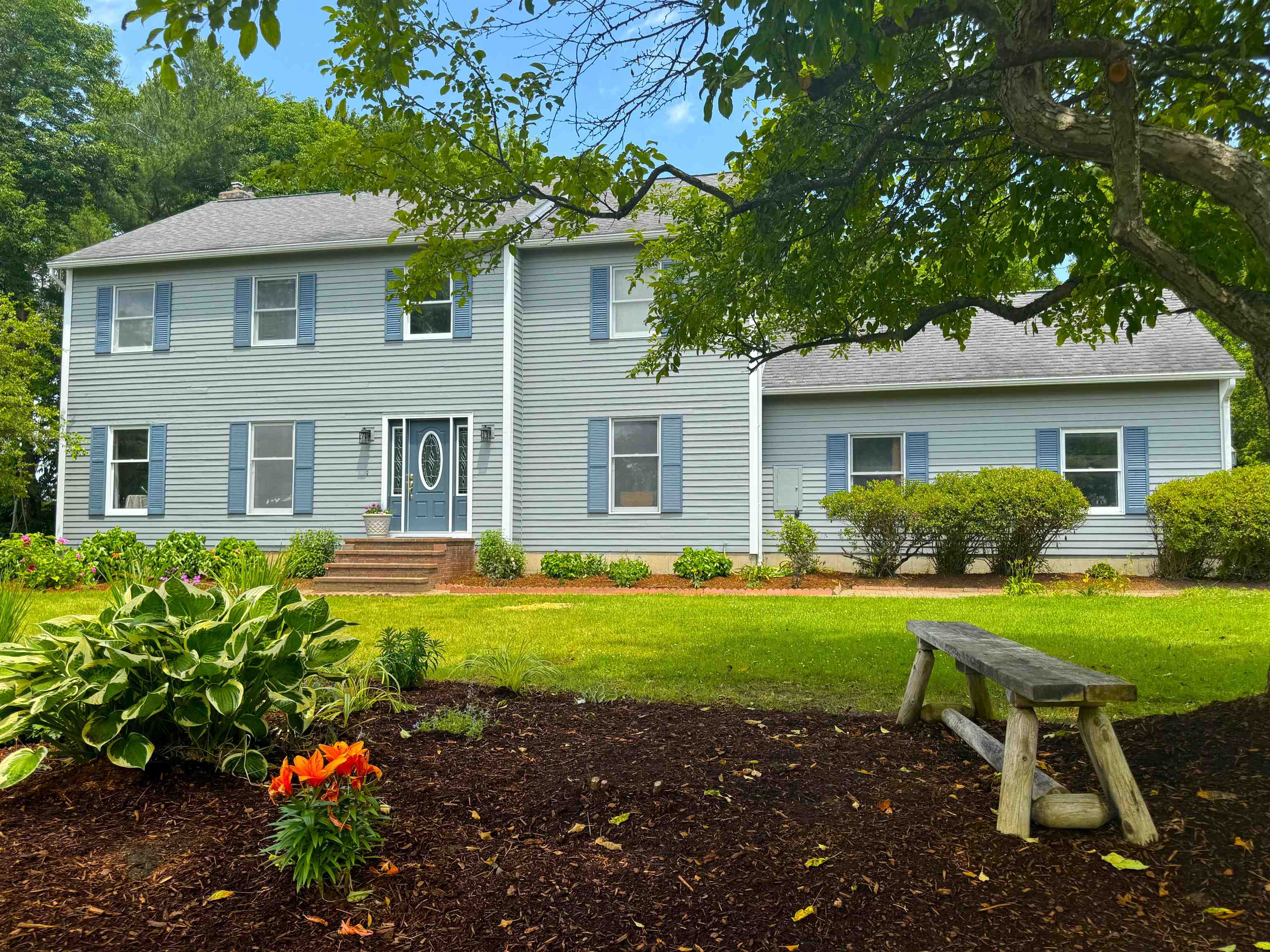 Colchester, Vermont 05446, United States, 4 Bedrooms Bedrooms, ,3 BathroomsBathrooms,Residential,Active,160041